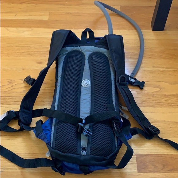 Back pack - Picture 2 of 2